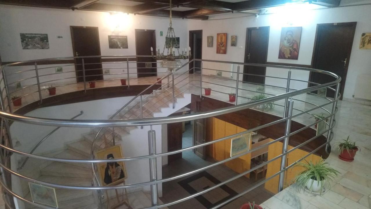 Гостьовий будинок Casa "Ierusalim-Hozeva-Hozeva" Minastirea Neamt Екстер'єр фото